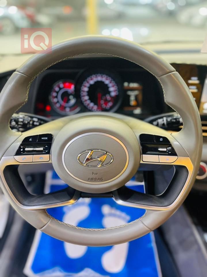 هیوندای ئەلەنترا